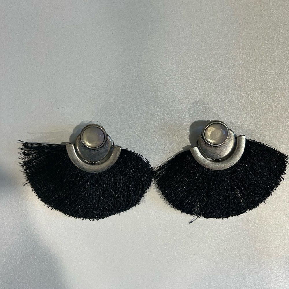 Nasty Gal Black & Silver Statement Tassel Earrings – Fan Fringe - Picture 2 of 3
